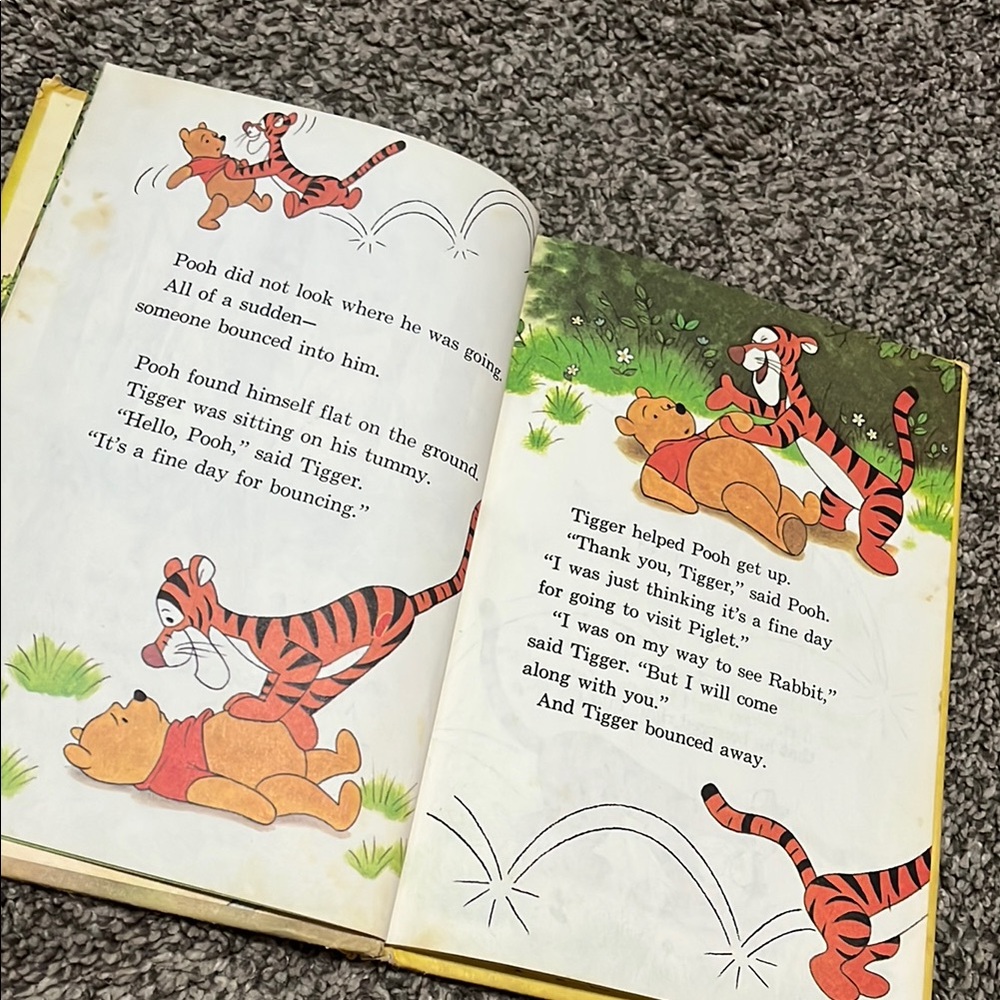 VINTAGE Disney's Winnie the Pooh and Tigger too book - Picture 6 of 10